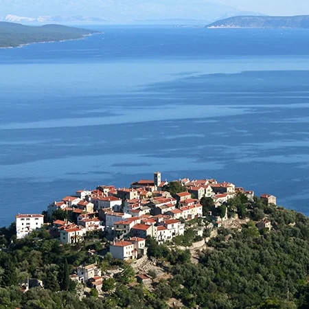 Beli kao destinacija - Kamp Kovačine, Cres -m